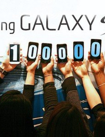 Samsung: Ξεπέρασε τα 100 εκατ. πωλήσεις συσκευών Galaxy S (I, II, III, Mini κλπ.)! image