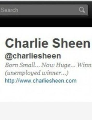 O Charlie Sheen δημοσιεύει κατά λάθος το τηλέφωνο του στο Twitter! image