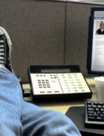 Το Facebook κοστίζει στους εργοδότες των ΗΠΑ $28 δισ. το χρόνο image