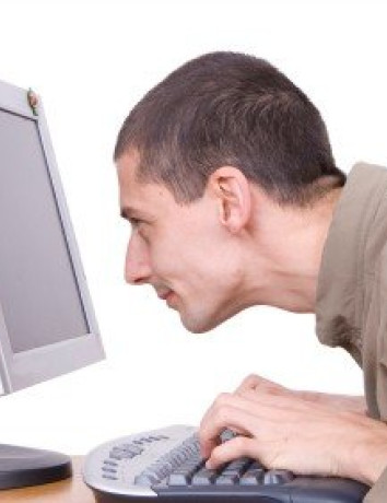 Ποιοι δηλώνουν περισσότερο εθισμένοι στο Internet; [Infographic] image