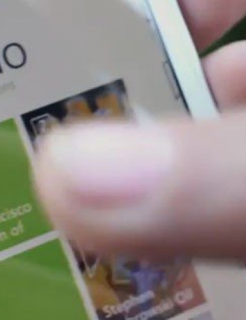 Windows Phone, PC και SkyDrive, ένα οικοσύστημα σε ένα video image