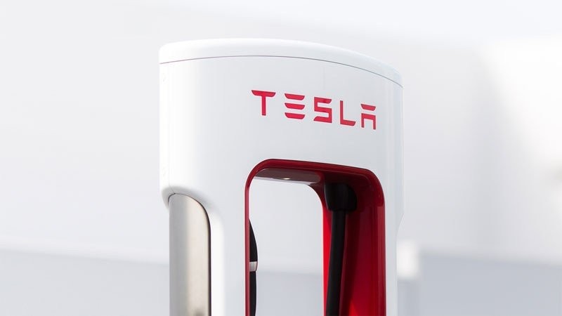 Tesla Supercharger v3.0: Ο νέος σταθμός φόρτισης μειώνει τον χρόνο στο μισό&#33;