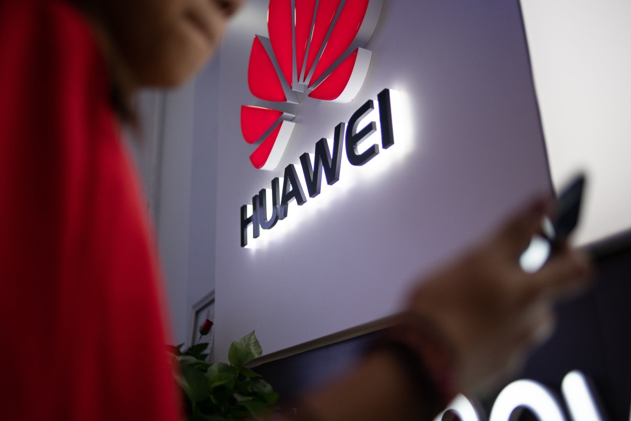 Ακόμη 90 ημέρες παράταση στη Huawei, αλλά αβέβαιο το μέλλον μετά τις νέες δηλώσεις Trump [Update]