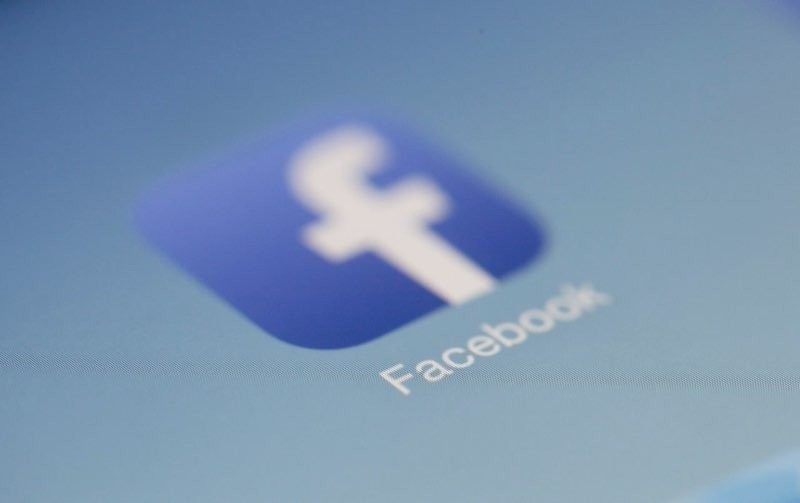 Φουντώνουν οι φήμες για ανάπτυξη λειτουργικού συστήματος από τη Facebook