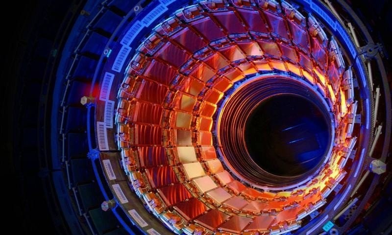 Ερευνητές του CERN κατάφεραν να «παγώσουν» την αντιύλη