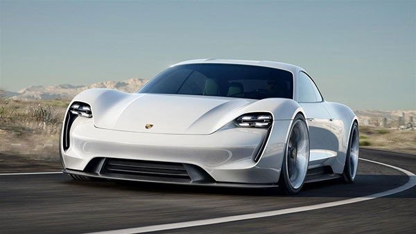 Porsche Mission E: Ο ανταγωνιστής της Tesla έχει αυτονομία 400km με 15λεπτη φόρτιση και πιάνει 0-100km σε 3.5sec [Video]