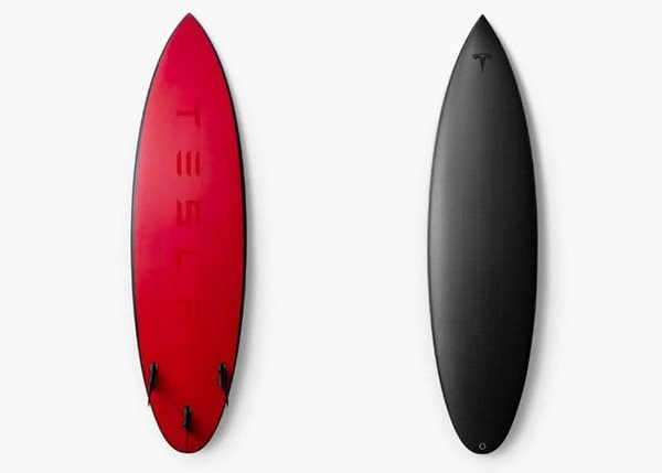 Tesla Surfboard: Μια σανίδα του σερφ από την περίφημη εταιρεία του Elon Musk