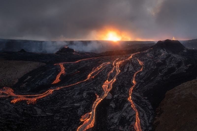 Δείτε εντυπωσιακή λήψη ηφαιστείου με drones της DJI