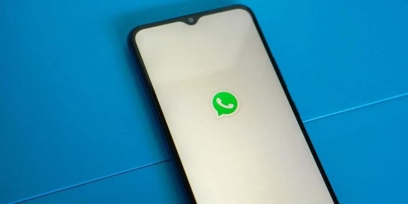 WhatsApp: Ετοιμάζει νέα εργαλεία σχεδιασμού επάνω σε φωτογραφίες και videos