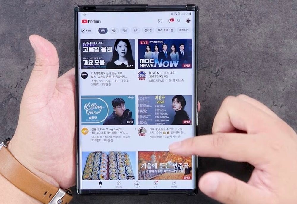 LG Rollable: Το ακυρωμένο smartphone με την τυλισσόμενη οθόνη σε hands-on video