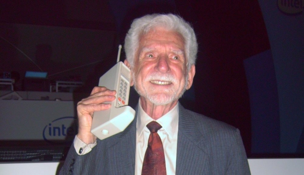 50 χρόνια από την πρώτη κλήση με κινητό τηλέφωνο