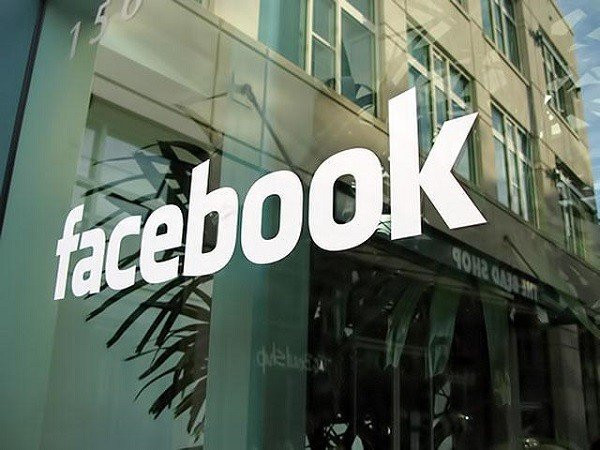 Facebook: Ξεπέρασε το 1 δισ. ενεργούς χρήστες καθημερινά από φορητές συσκευές image