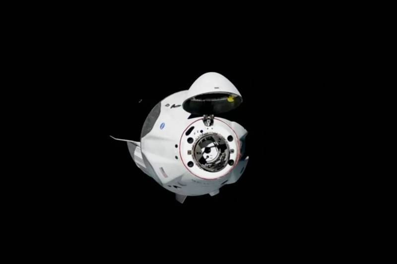 SpaceX: Ολοκληρώθηκε με επιτυχία η πρόσδεση του Crew Dragon στον ISS image