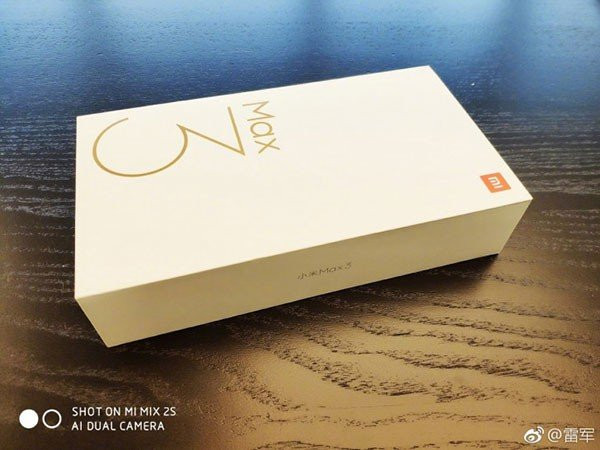 Xiaomi Mi Max 3: Αποκαλυπτήρια για το κουτί της συσκευής από τον CEO της Xiaomi image