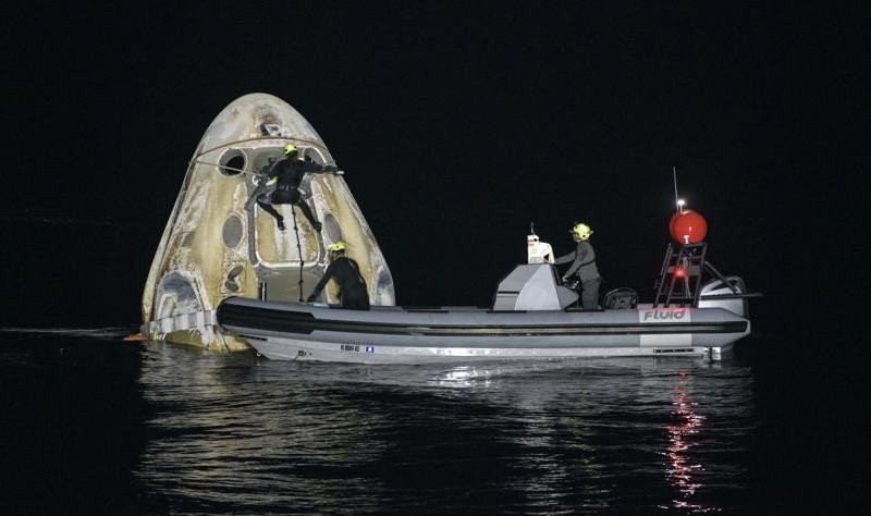 Crew-1: Επέστρεψαν με ασφάλεια οι πρώτοι 4 αστροναύτες με το σκάφος της SpaceX image