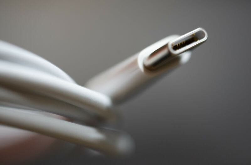 USB Type-C 2.1 EPR: Το νέο πρότυπο για φόρτιση σε ισχύ 240W image