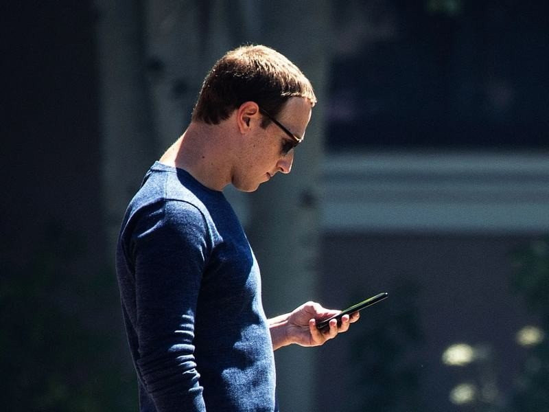 Facebook: Ειδική μεταχείριση στους VIPs στις ΗΠΑ image