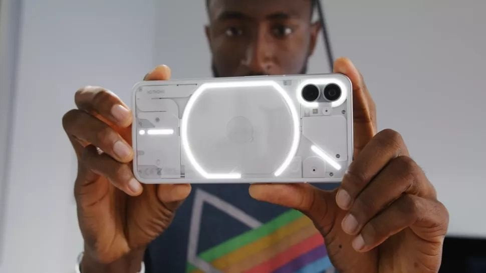 Nothing phone (1): Νέο hands-on video μας δείχνει το σύστημα φωτισμού στο πίσω μέρος image