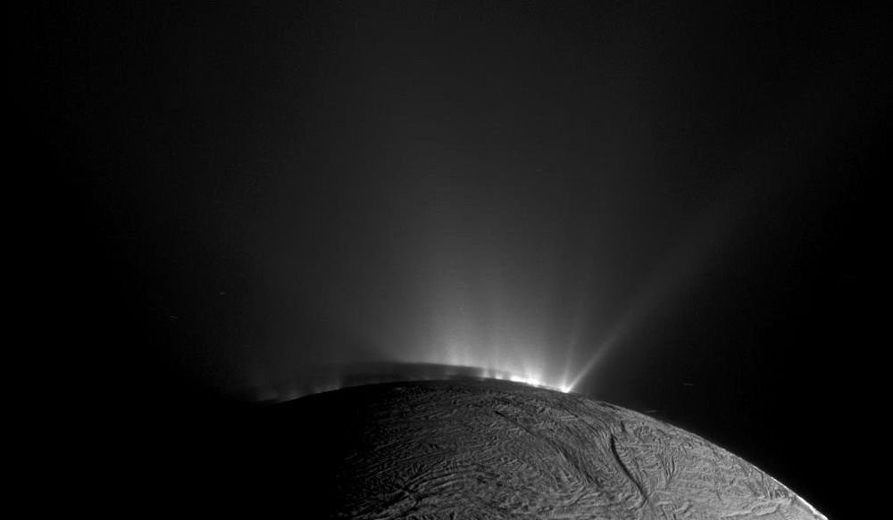 NASA: Εντόπισε βασικό συστατικό της ζωής στον Εγκέλαδο image