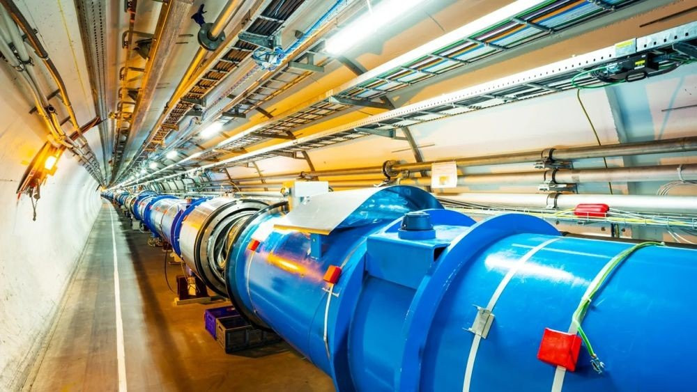 Το CERN αναζητά τα «σκοτεινά φωτόνια» με τη βοήθεια του Μεγάλου Επιταχυντή Αδρονίων image