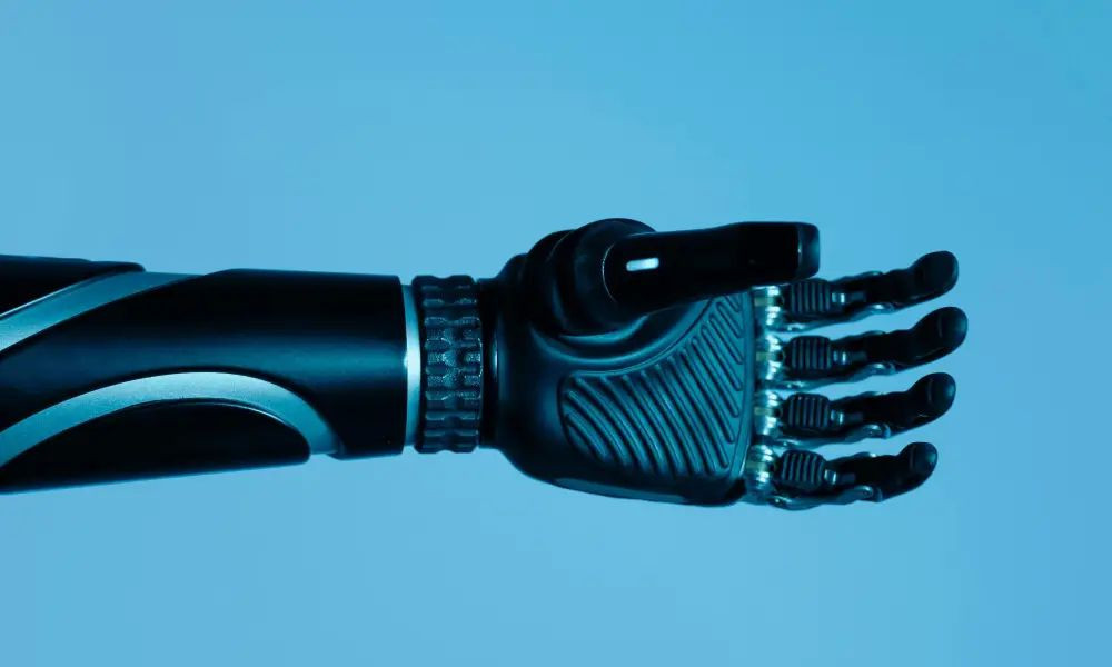 Neuralink: Έλαβε έγκριση για δοκιμή διαχείρισης ρομποτικού χεριού με το εμφύτευμα της! image
