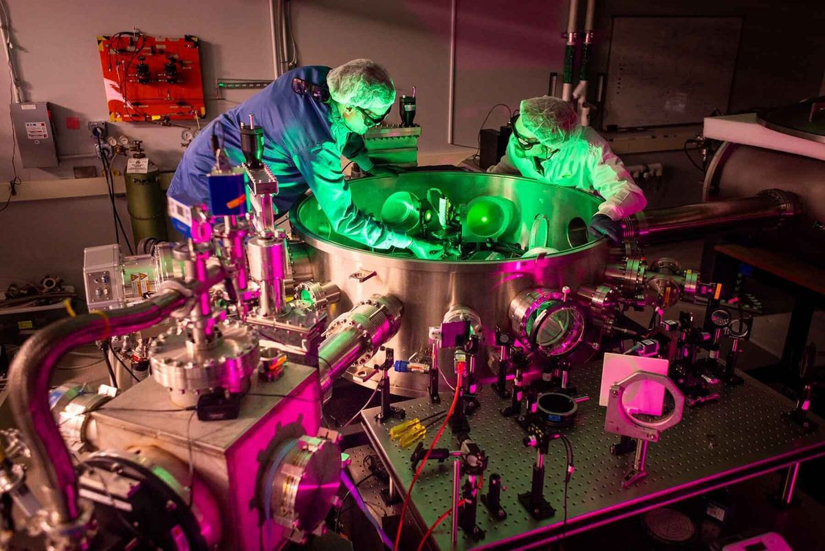 ZEUS: Το νέο πανίσχυρο laser των ΗΠΑ image