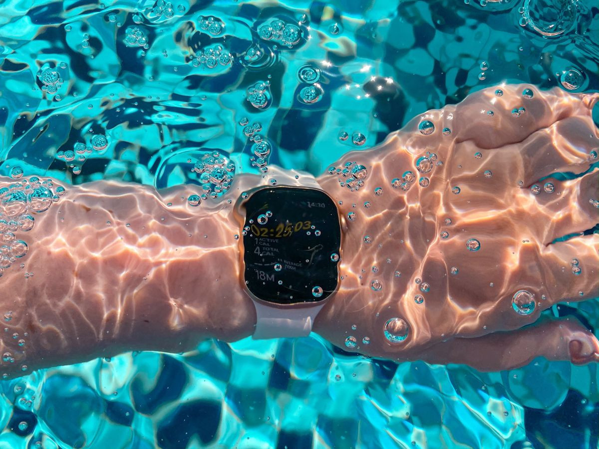 Apple Watch: Τι ισχύει πραγματικά με την αντοχή τους στο νερό image