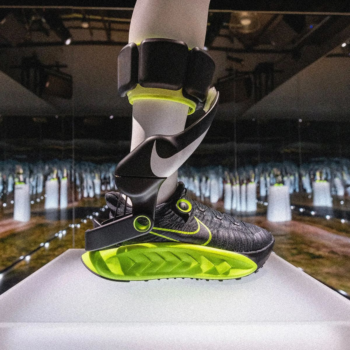 Nike Project Amplify: Το ρομποτικό παπούτσι που μετατρέπει το περπάτημα σε cyborg εμπειρία image