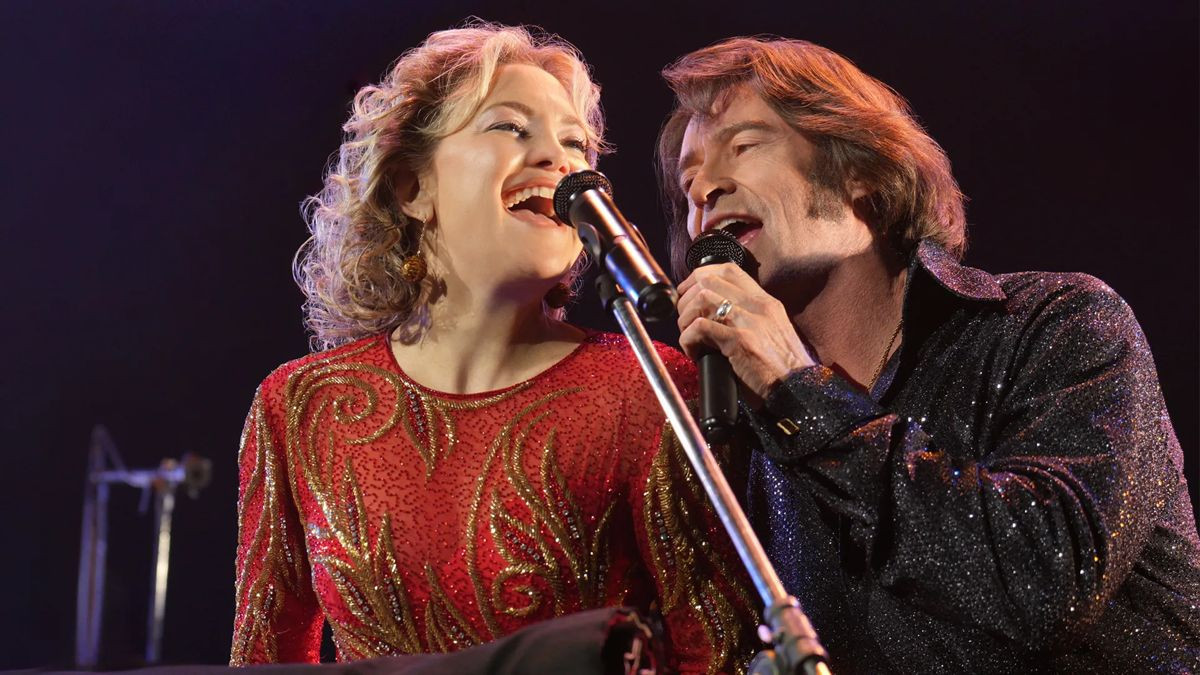 Hugh Jackman και Kate Hudson τραγουδούν Neil Diamond στη νέα ταινία Song Sung Blue image