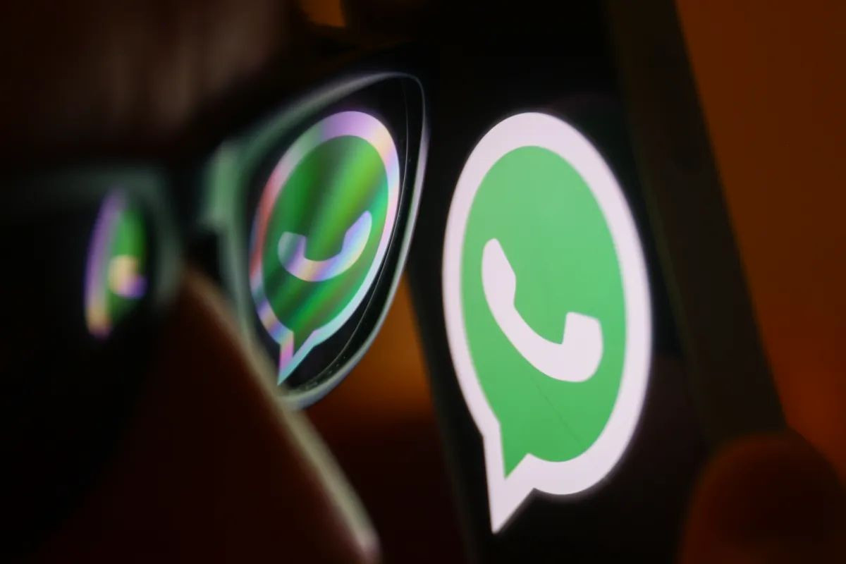 Το WhatsApp βάζει «φρένο» στα μαζικά μηνύματα: Nέα όρια για επιχειρήσεις και χρήστες image