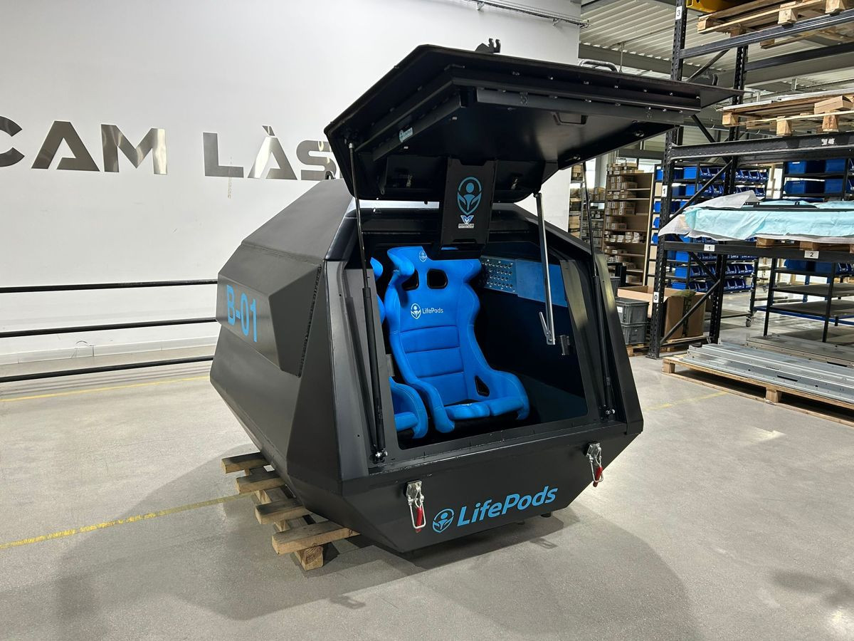 LifePods B-01: Η φορητή κάψουλα επιβίωσης έρχεται στην Ευρώπη με τιμή 29.000 ευρώ image