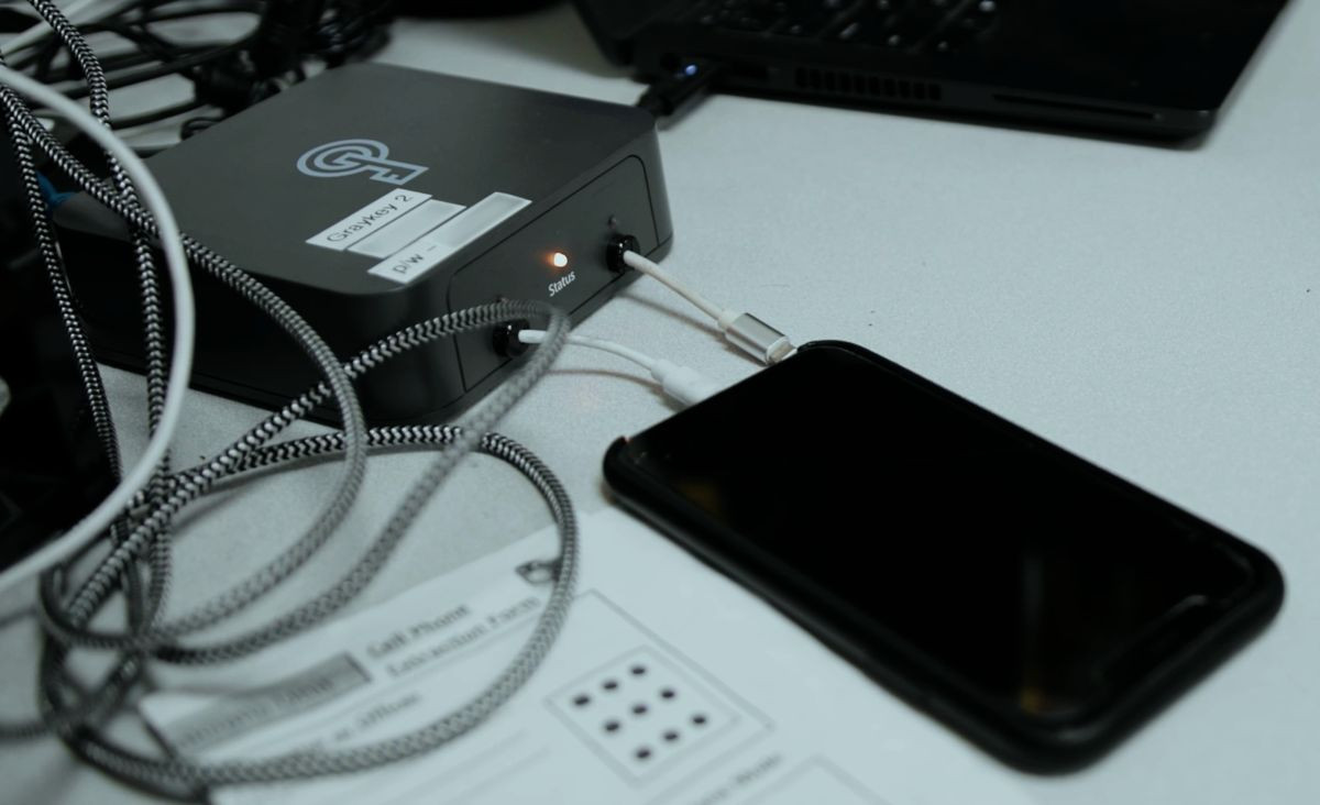 Παραβίαση ασφαλείας στα iPhone: Το εργαλείο που «παγώνει» τον χρόνο και υποκλέπτει δεδομένα image