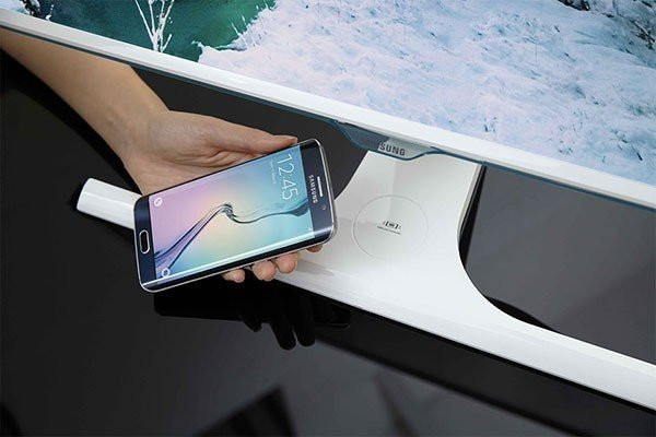 Samsung SE370: Οι νέες οθόνες της εταιρείας που φορτίζουν ασύρματα το smartphone [Video] image