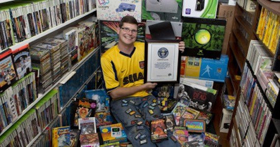 Αυτός είναι ο άνθρωπος με τη μεγαλύτερη συλλογή παιχνιδιών στον κόσμο! image
