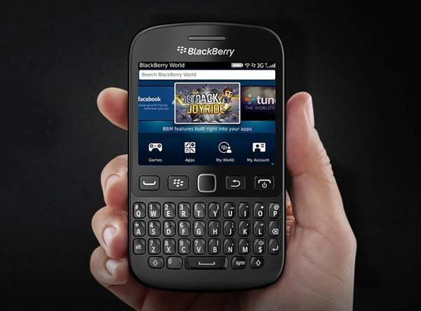 BlackBerry 9720: Ανακοινώθηκε επίσημα με ξεχωριστό κουμπί BBM και λειτουργικό σύστημα BlackBerry 7.1 OS image