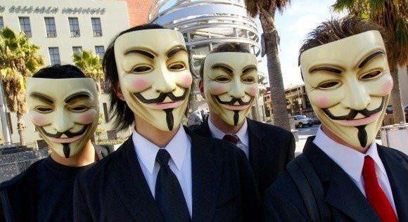Οι Anonymous ισχυρίζονται ότι hackαραν το PayPal και διέρρευσαν 28.000 passwords online! image