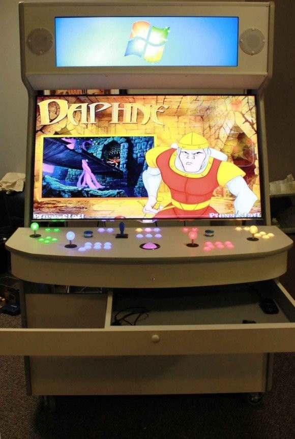 HyperSpin Ultimate Arcade Machine: Η απόλυτη παιχνιδομηχανή που παίζει όλα τα παιχνίδια όλων των εποχών! [Video] image