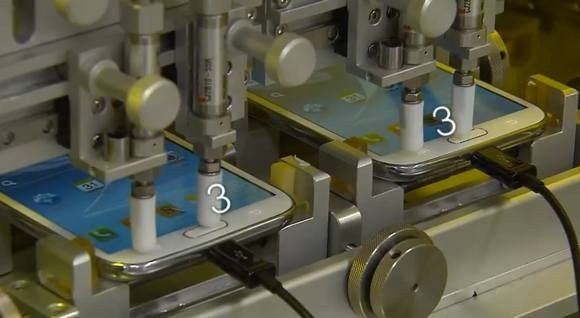 Έτσι δοκιμάζει η Samsung την αντοχή των smartphones της [Video] image