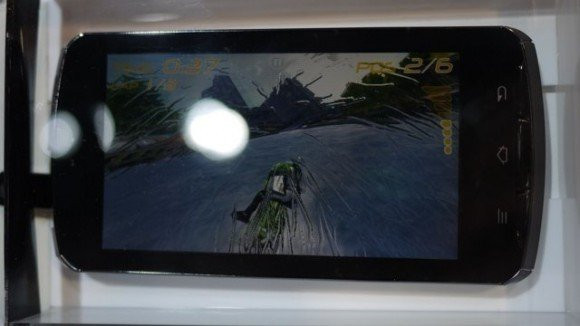 Fujitsu quad-core smartphone και αδιάβροχο tablet στην CES 2012 image