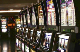 Πώς τα slot-machines προσελκύουν τον κόσμο βάσει ψυχολογίας και σχεδιασμού [Video] image
