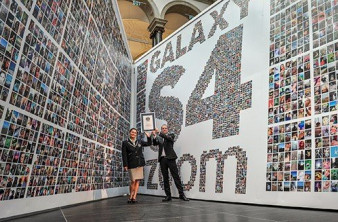 H Samsung κατακτά νέο ρεκόρ Guinness για τη δημιουργία του μεγαλύτερου photobook στον κόσμο [Video] image