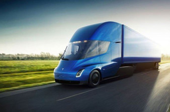 Tesla Semi: Ο αυτοοδηγούμενος ηλεκτρικός τράκτορας διασχίζει αυτόνομα τις ΗΠΑ image