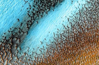 NASA: Δείτε τις παγωμένες αμμοδίνες στο Βόρειο Πόλο του Άρη image