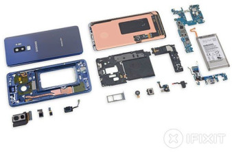 Samsung Galaxy S9: Πως τα πηγαίνει σε βασανιστικές δοκιμές αντοχής, αλλά και πόσο εύκολα επισκευάζεται [Video] image