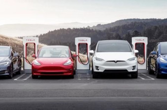 Tesla: Παραγγελία 100 χιλιάδων οχημάτων από τη Hertz! image