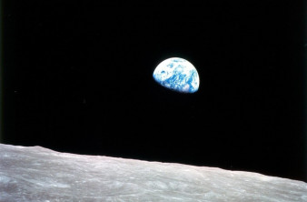 Earthrise: Ο αστροναύτης - φωτογράφος εξιστορεί την σπουδαία λήψη της Γης image