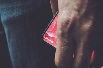 Αποκαλυπτήρια για το edge-to-edge smartphone της Essential από τον Andy Rubin στις 30 Μαΐου image