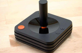 Ataribox Joystick: Αυτό είναι το νέο τηλεχειριστήριο της retro παιχνιδοκονσόλας image