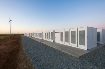 Η Tesla του Elon Musk κατασκεύασε την μεγαλύτερη μπαταρία στον κόσμο μέσα σε λιγότερο από 100 ημέρες image