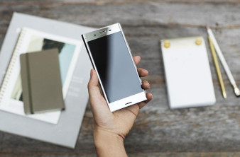 Sony Xperia XZ Premium: Με κάθε παραγγελία παίρνεις δωρεάν ζευγάρι ασύρματων ακουστικών αξίας €300! image